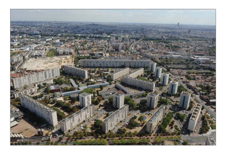 Présentation du projet de rénovation urbaine des par le maire de Gennevilliers Présentation du projet de rénovation urbaine des par le maire de Gennevilliers
